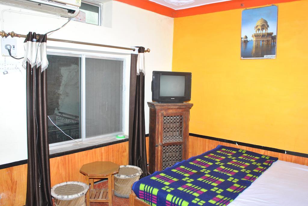 Priya Guest House Ατζμέρ Δωμάτιο φωτογραφία
