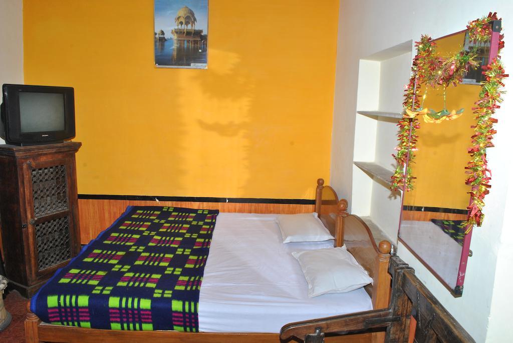 Priya Guest House Ατζμέρ Δωμάτιο φωτογραφία